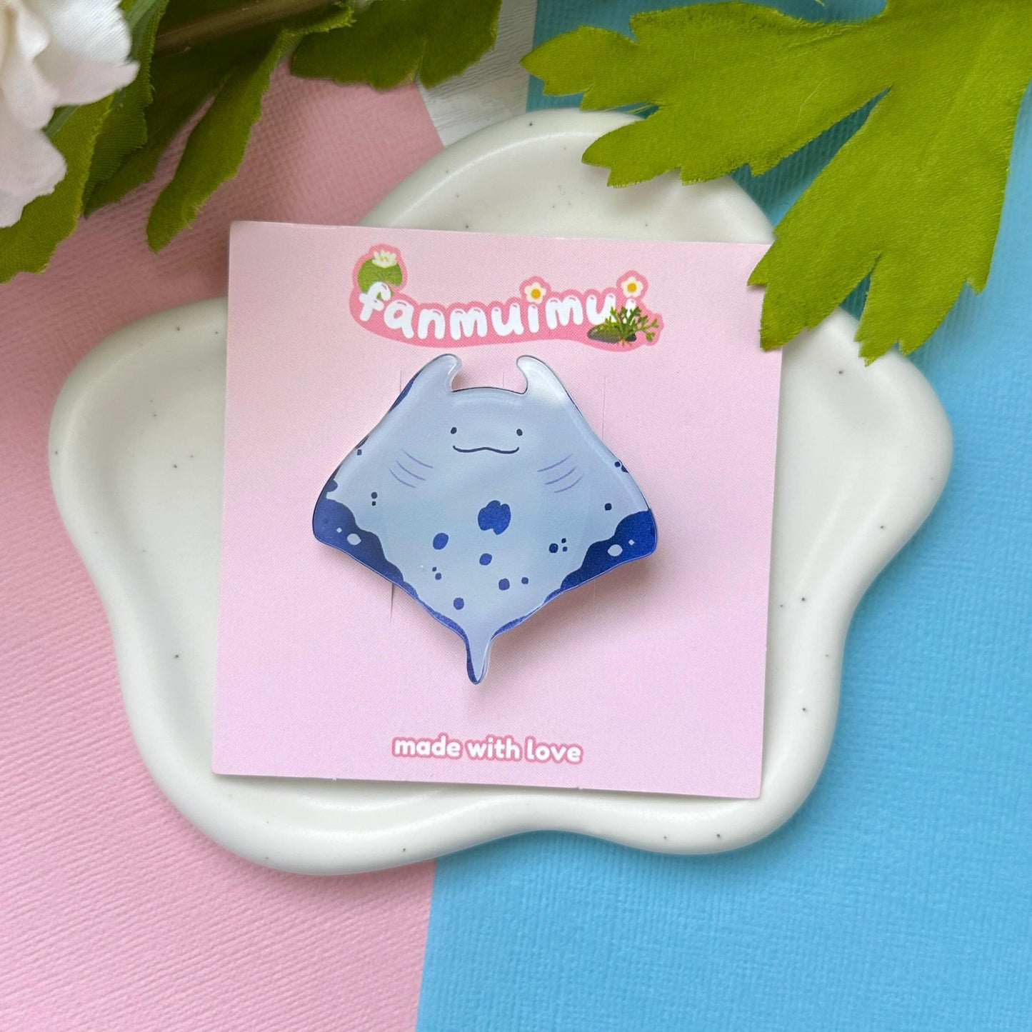 Manta Ray Acrylic Hair Clip